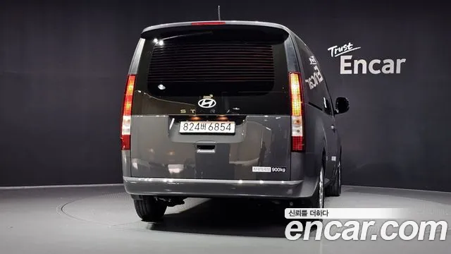 Hyundai Staria 2025 thumb 4