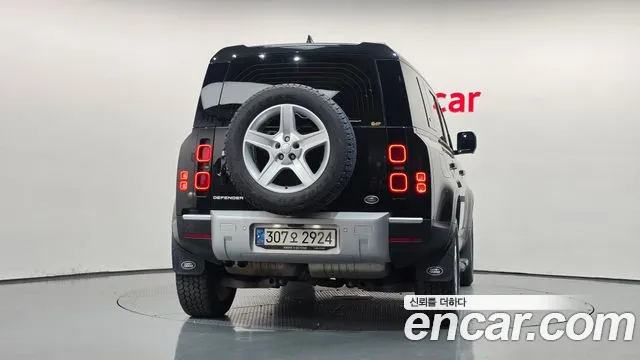 Land Rover Defender 2021 thumb 4