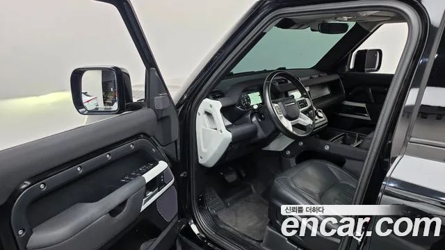 Land Rover Defender 2021 thumb 10