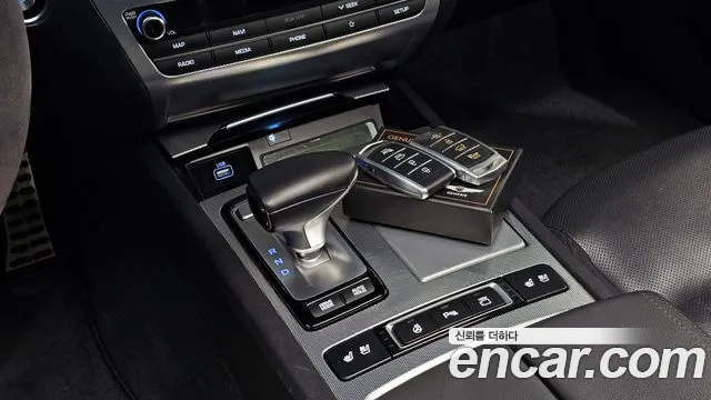 Genesis G80 2019 thumb 8