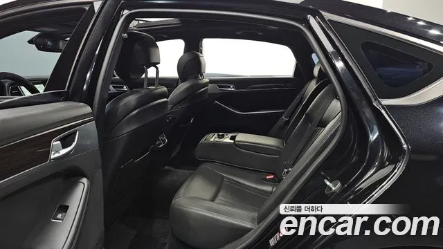 Genesis G80 2019 thumb 11