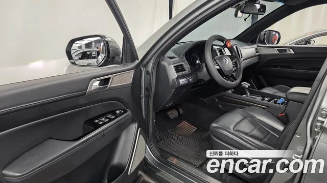 KG_Mobility_Ssangyong Rexton 2019 thumb 10