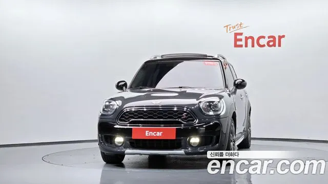 MINI Countryman 2019 thumb 2