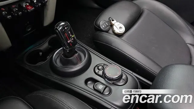 MINI Countryman 2019 thumb 8