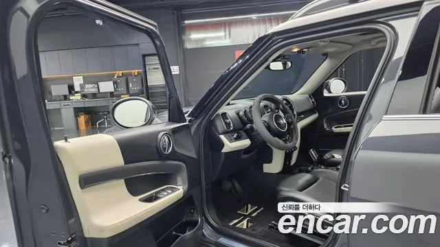 MINI Countryman 2019 thumb 9