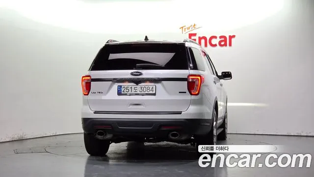 Ford Explorer 2019 thumb 3