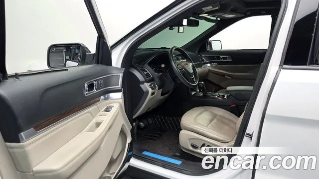Ford Explorer 2019 thumb 9