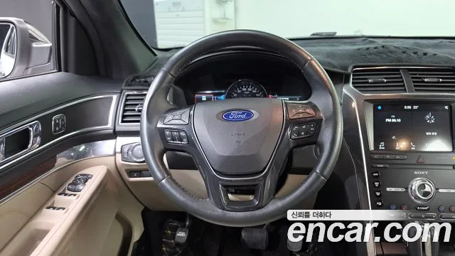 Ford Explorer 2019 thumb 12
