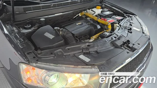 ChevroletGMDaewoo Captiva 2012 thumb 5