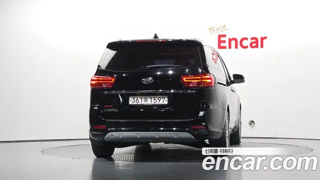 Kia Carnival 2019 thumb 3