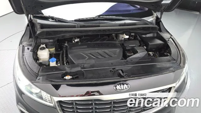 Kia Carnival 2019 thumb 5