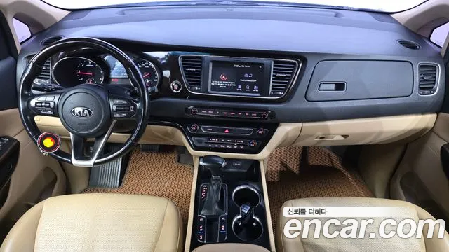 Kia Carnival 2019 thumb 6