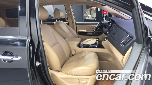 Kia Carnival 2019 thumb 10