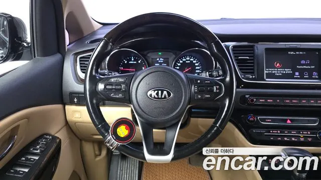 Kia Carnival 2019 thumb 12