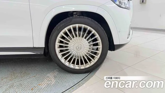 Mercedes-Benz GLS 2026 thumb 9