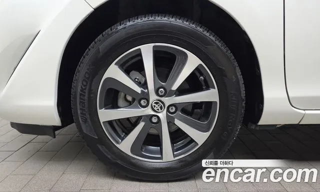 Toyota Prius 2018 thumb 4