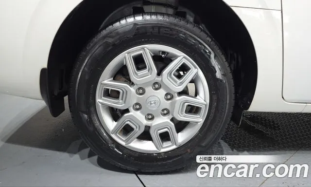 Hyundai Staria 2021 thumb 4