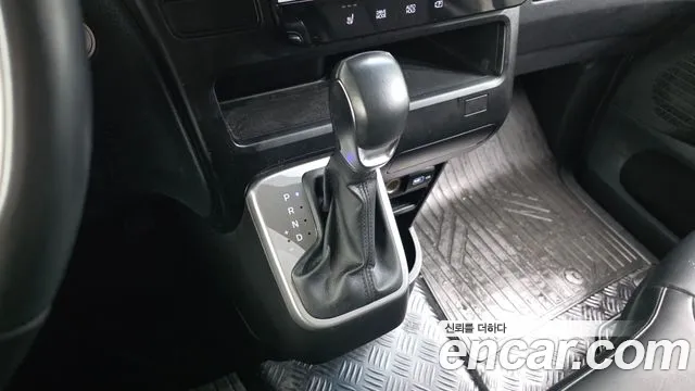 Hyundai Staria 2021 thumb 8
