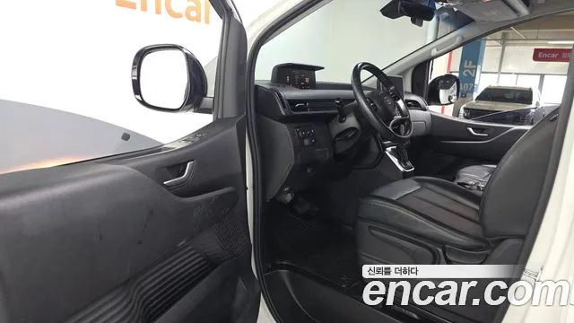 Hyundai Staria 2021 thumb 9