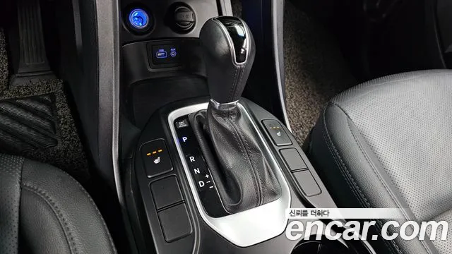 Hyundai Santa Fe 2016 thumb 9