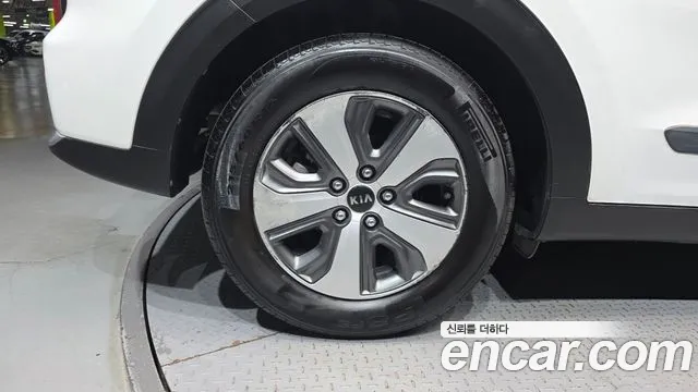 Kia Niro 2018 thumb 5