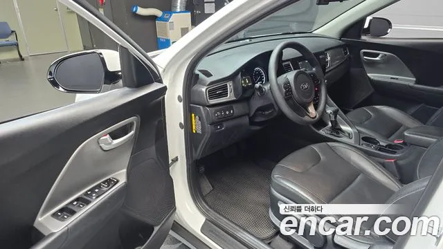 Kia Niro 2018 thumb 10