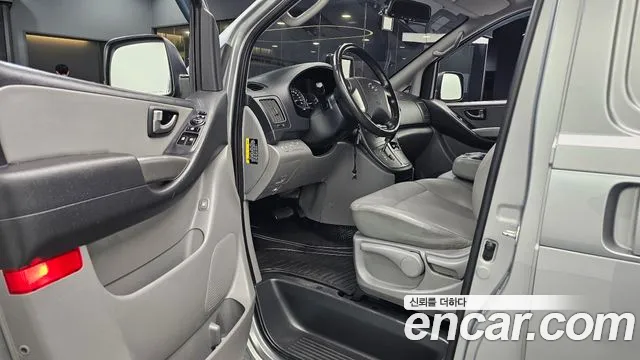 Hyundai Starex 2018 thumb 10