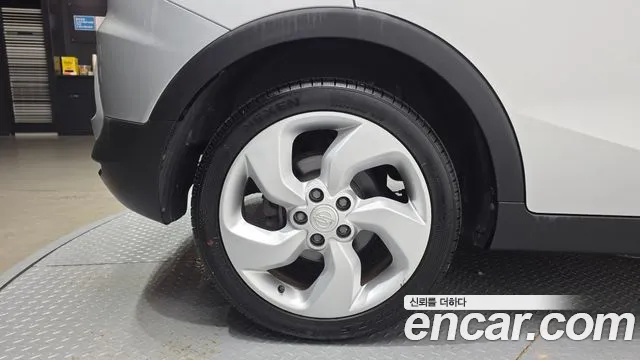KG_Mobility_Ssangyong TIBOLI 2015 thumb 5