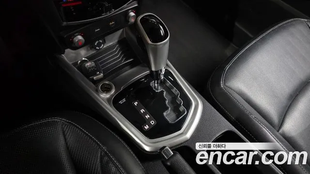 KG_Mobility_Ssangyong TIBOLI 2015 thumb 9