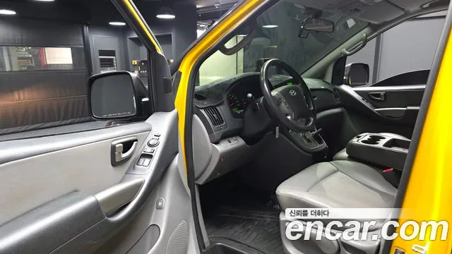 Hyundai Starex 2013 thumb 10