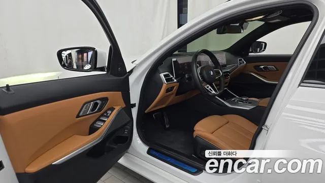 BMW 3-Series 2024 thumb 10