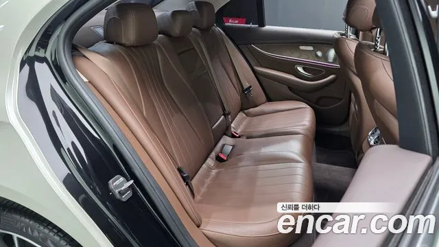 Mercedes-Benz E-Класс 2018 thumb 10