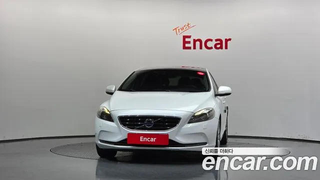 Volvo V40 2015 thumb 3