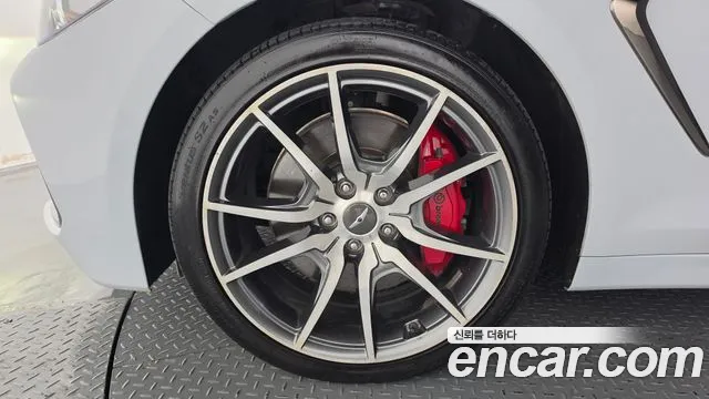 Genesis G70 2019 thumb 5