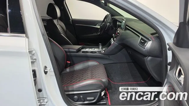 Genesis G70 2019 thumb 11