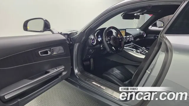 Mercedes-Benz AMG GT 2016 thumb 10
