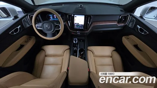 Volvo XC60 2025 thumb 7