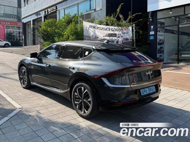 Kia EV6 2022 thumb 4
