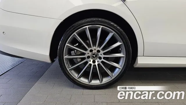 Mercedes-Benz E-Класс 2017 thumb 5