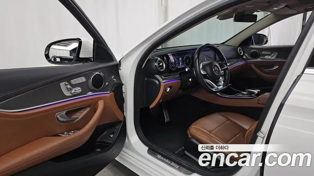 Mercedes-Benz E-Класс 2017 thumb 10