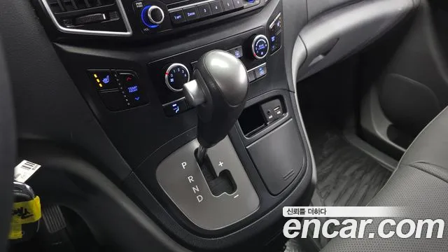 Hyundai Starex 2017 thumb 8