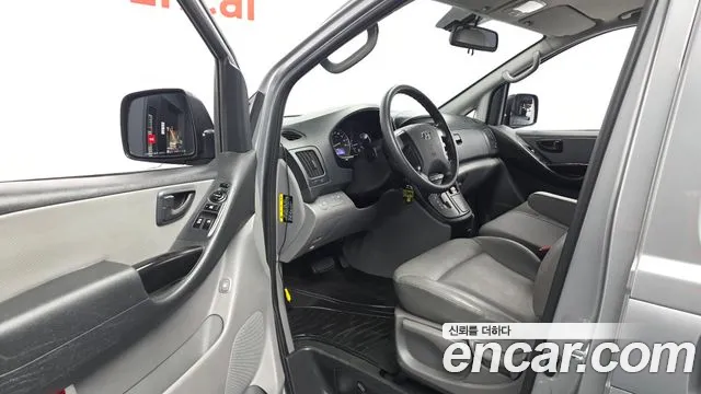 Hyundai Starex 2017 thumb 9
