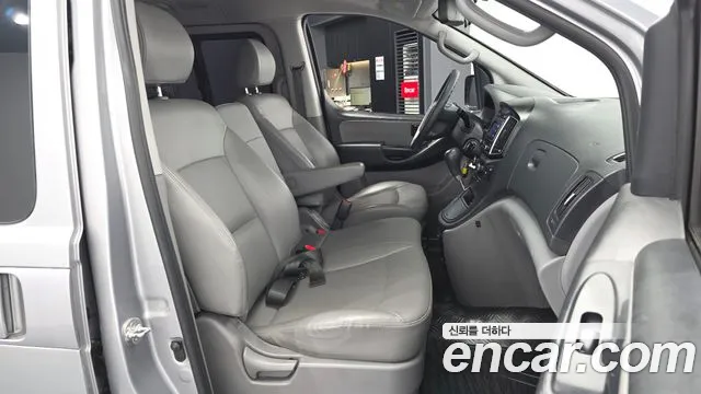 Hyundai Starex 2017 thumb 10