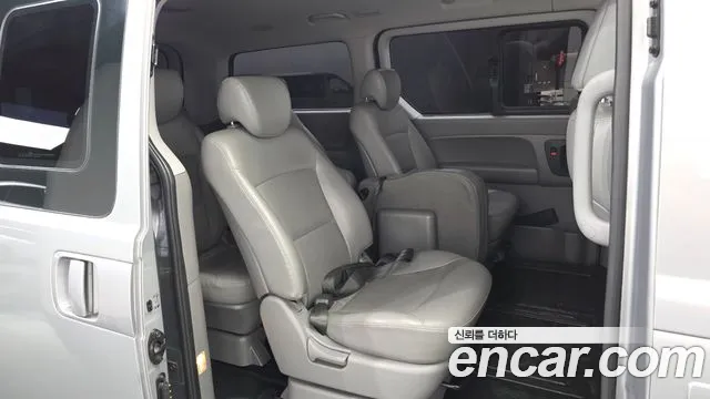 Hyundai Starex 2017 thumb 11