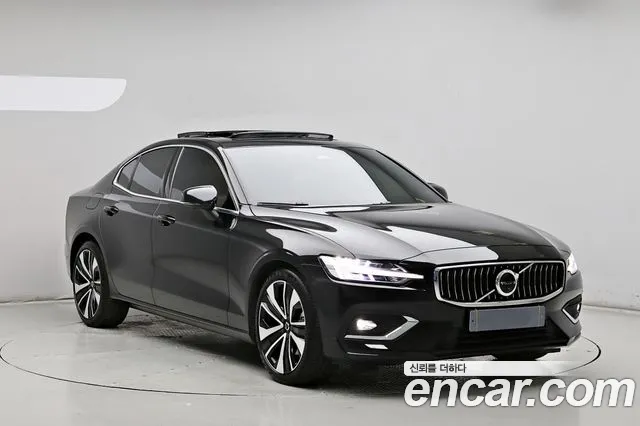 Volvo S60 2022 thumb 3