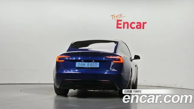 Tesla Model 3 2024 thumb 4