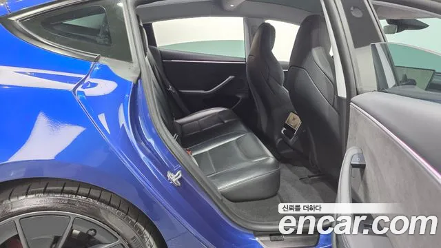 Tesla Model 3 2024 thumb 12
