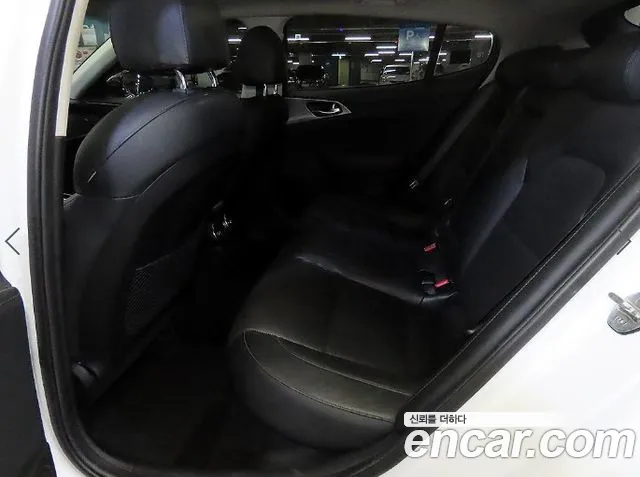 Kia Stinger 2018 thumb 7