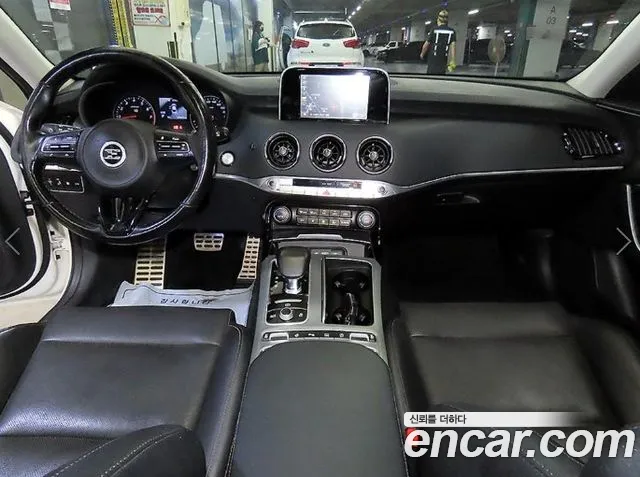 Kia Stinger 2018 thumb 10