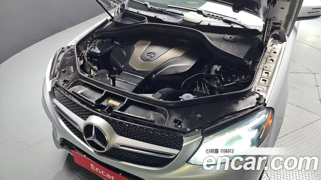 Mercedes-Benz GLE 2017 thumb 6